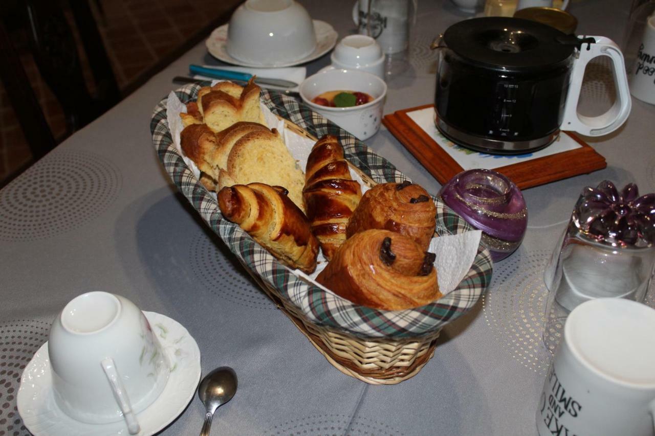 Domaine De La Touche Mosnay Bed & Breakfast Bagian luar foto
